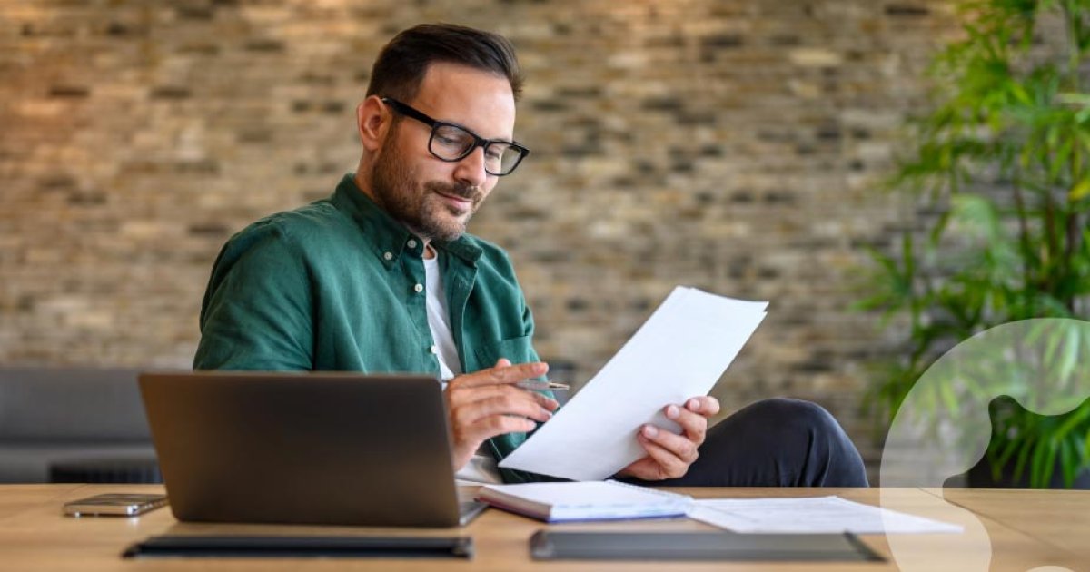 Invoice Tracking for Field Service | Simpro