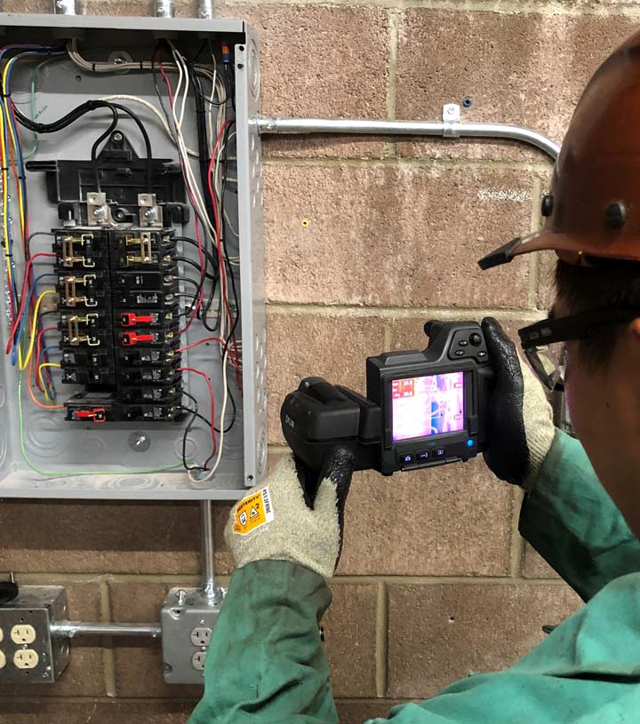 Southwest Industrial Electric uses Simpro to complete electrical service work