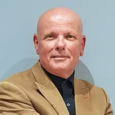 Christoper Pearson headshot